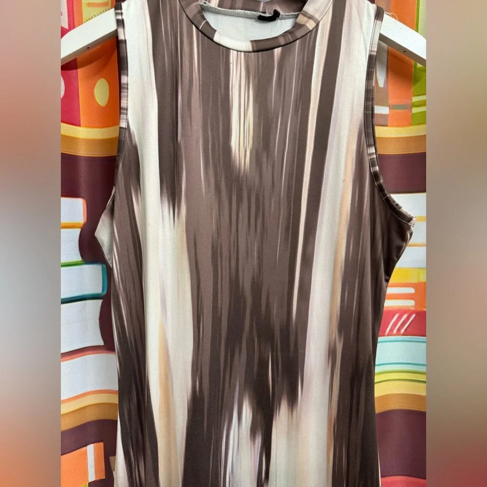 Patterned Sleeveless Bodycon Midi Dress - Picture 4 of 5